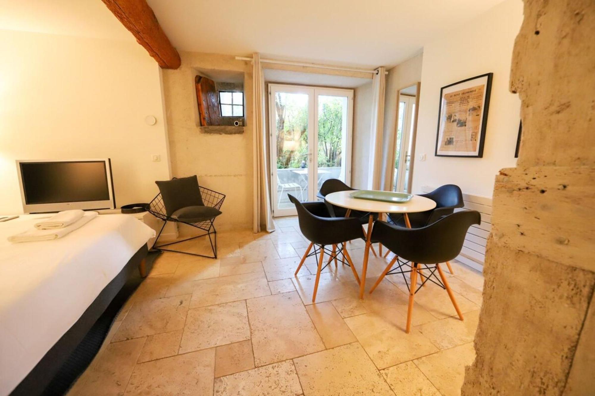 Pierres Plates Apartment Annecy Exterior photo
